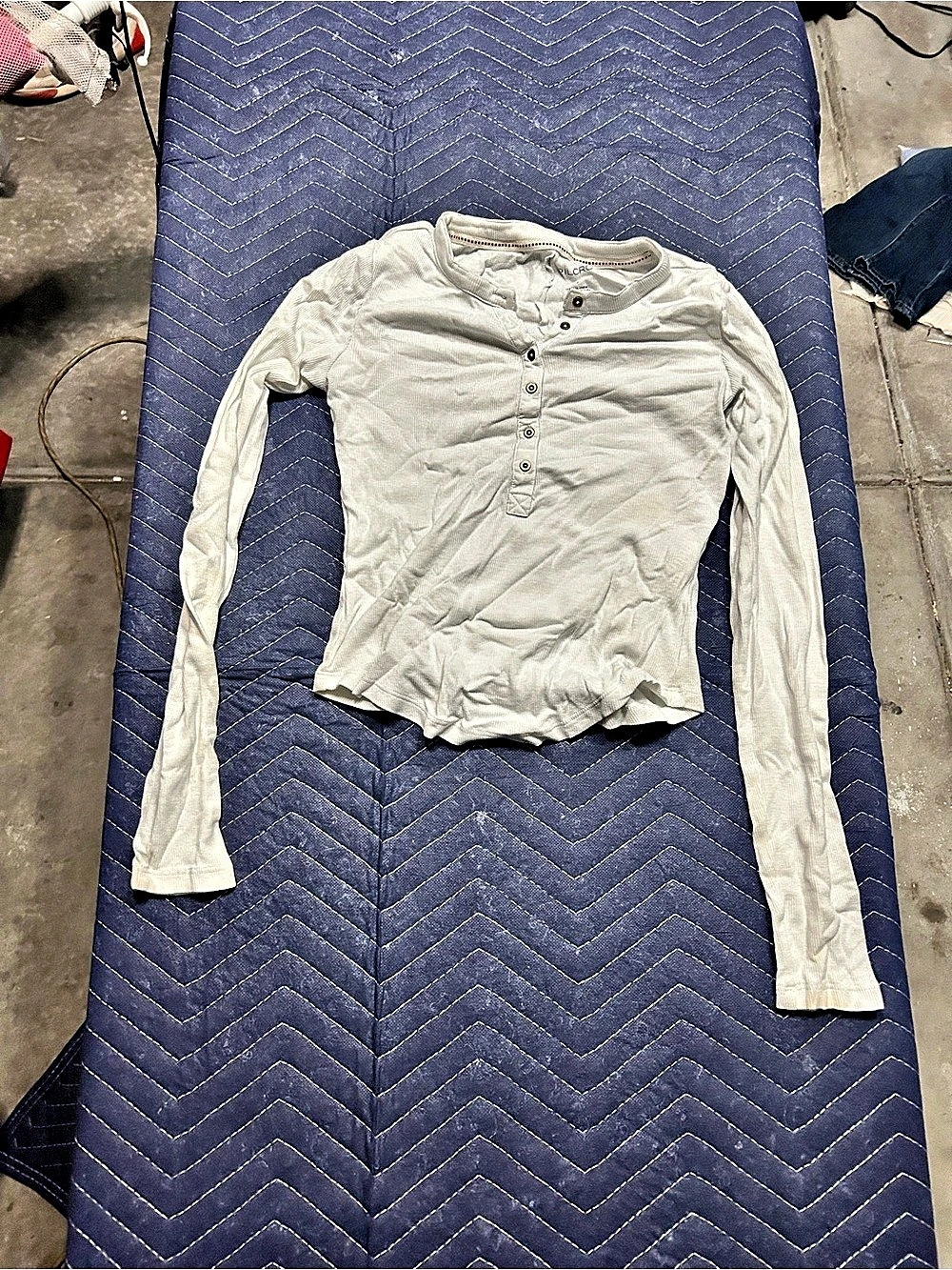 PILCRO Long Sleeve Henley in White Size XS